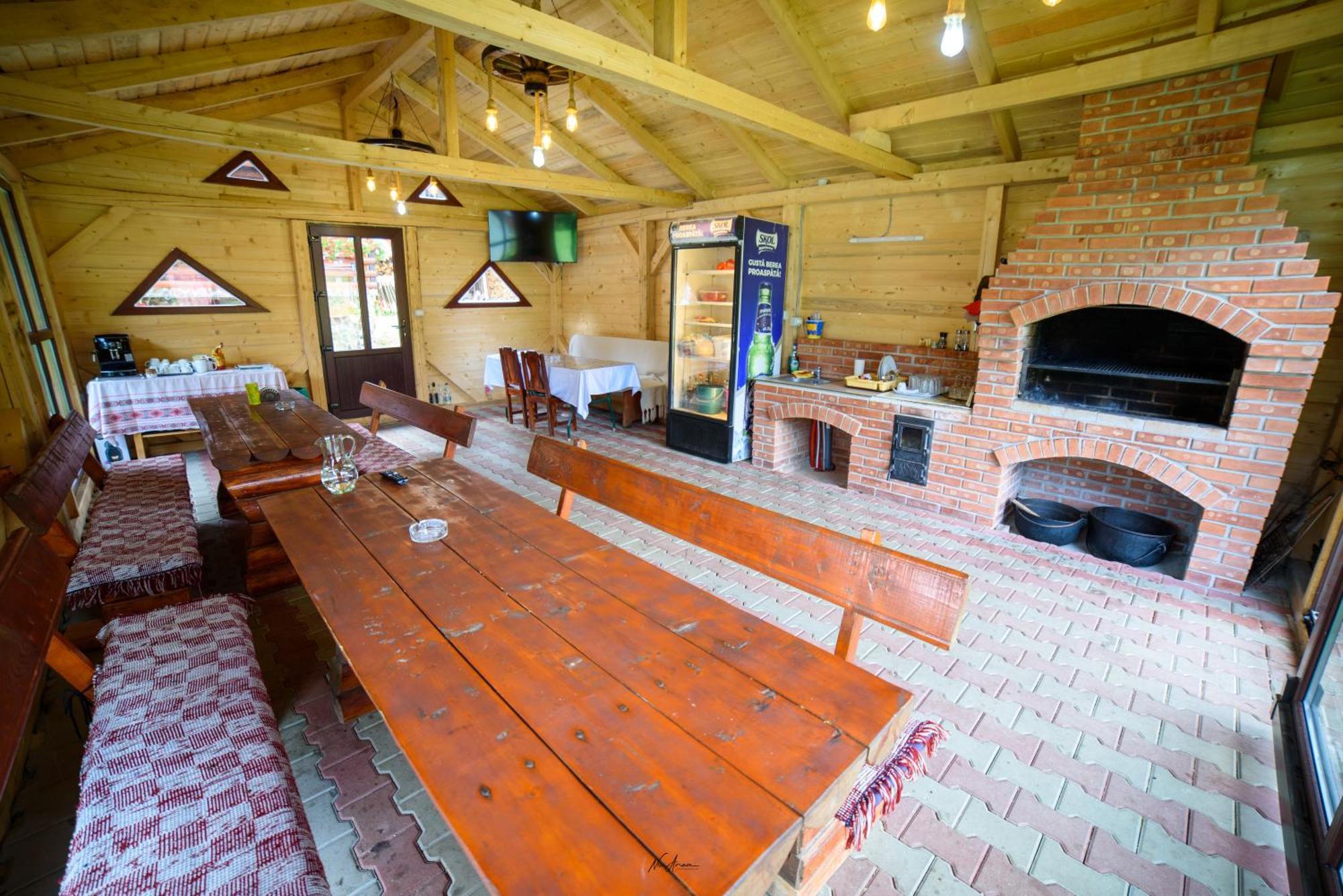 Готель Casa Binu Арієшень Екстер'єр фото